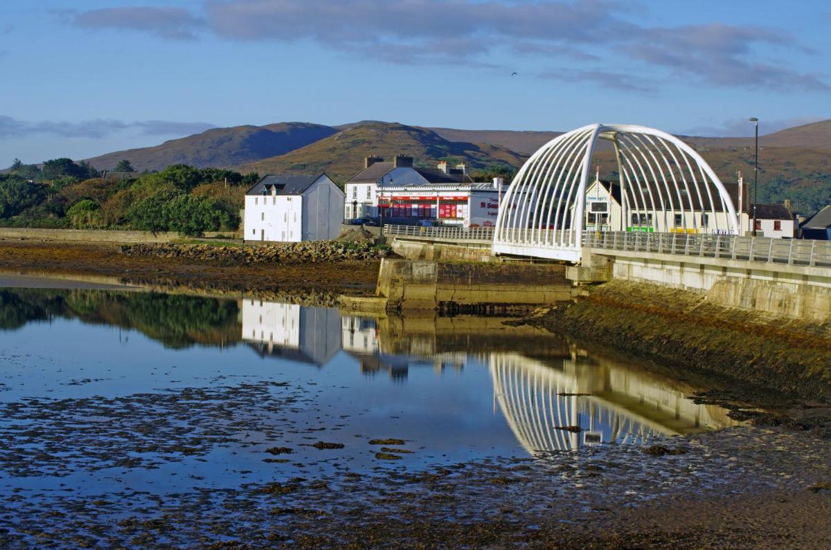Achill Sound Holiday Village No 11 - Housity