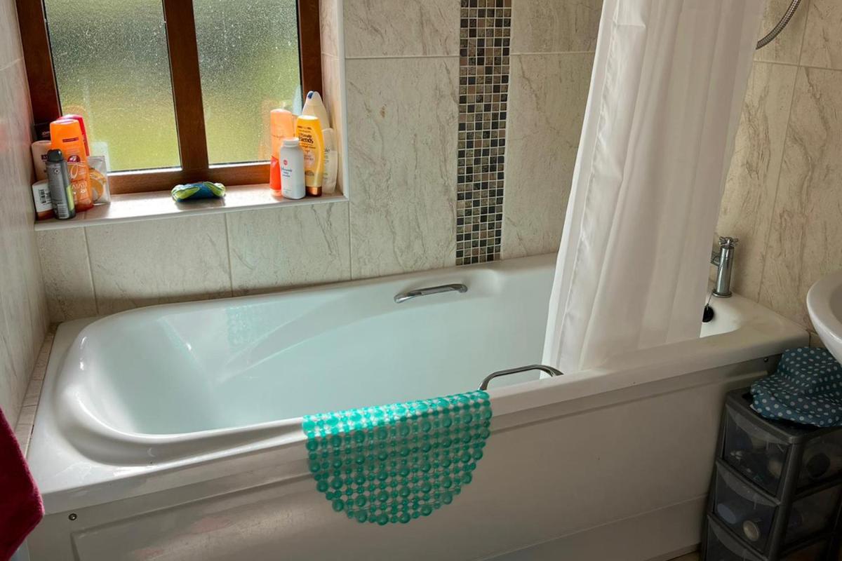 Achill Sound Holiday Village No 11 - Housity