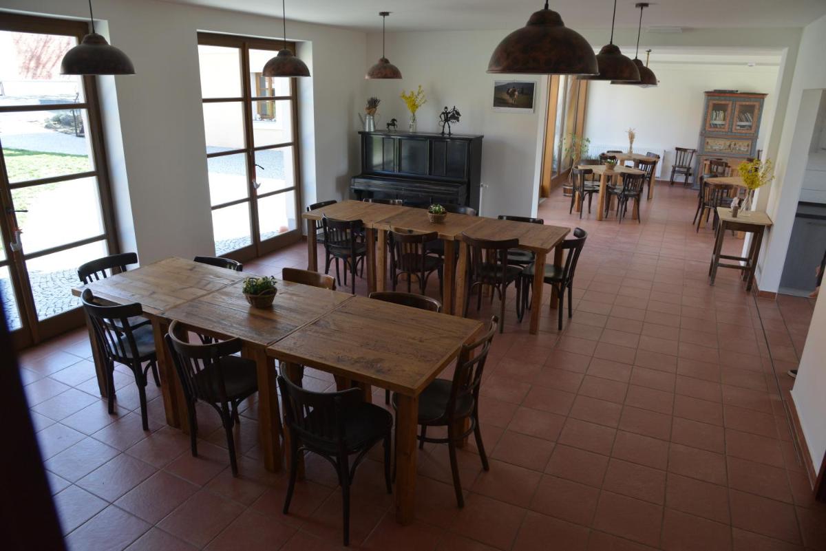 Statek Krkavčí Hora - Housity