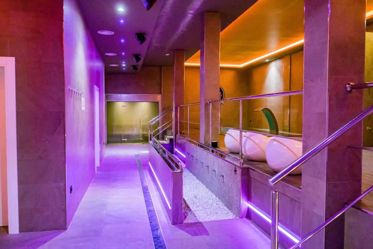 Imagen de la galería de Moon Hotel & SPA., en Aguadulce