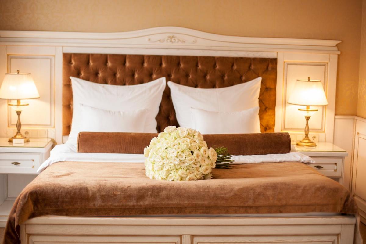 Nadiya Hotel - Housity