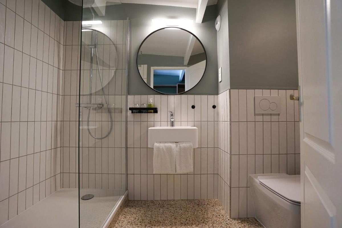 Salle de bains dans l'établissement Quintessia