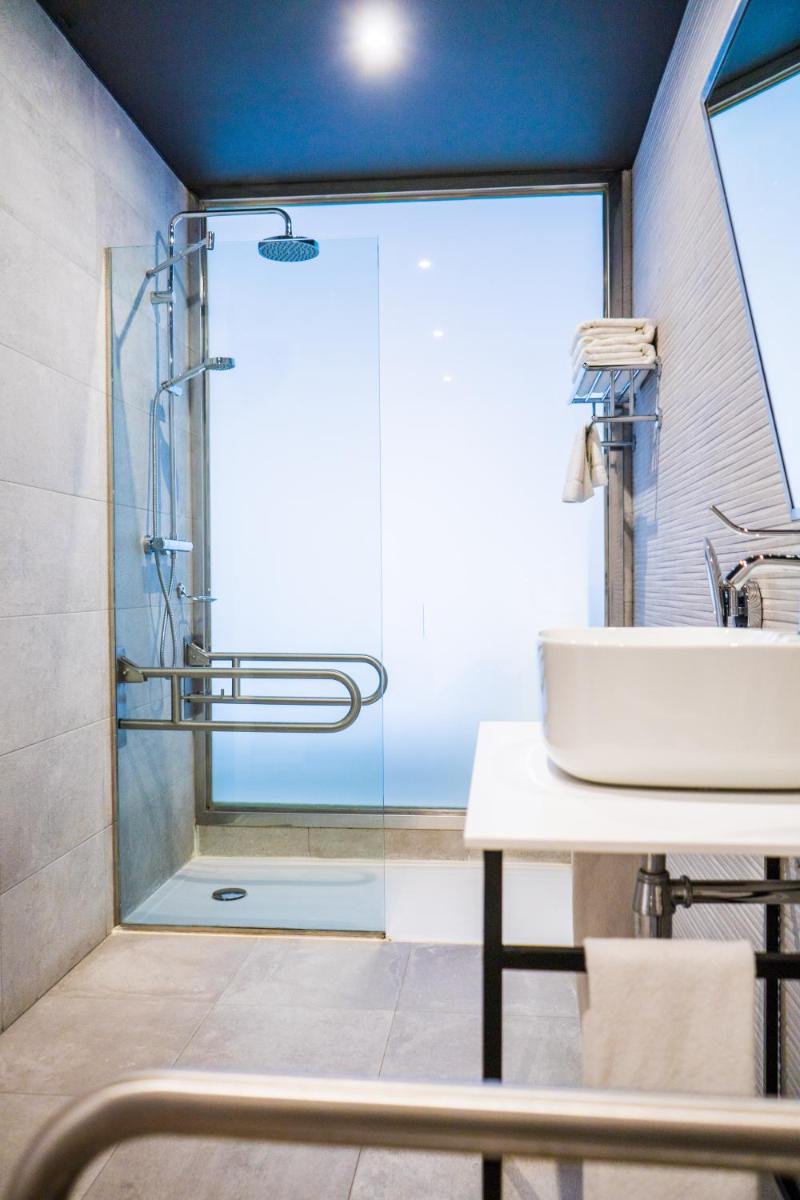 Un baño de Moon Hotel & SPA.