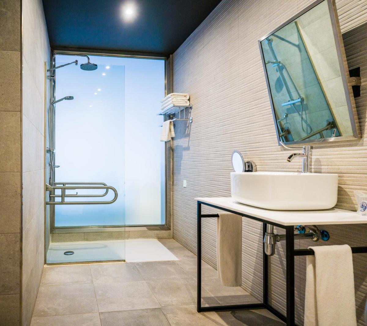 Un baño de Moon Hotel & SPA.