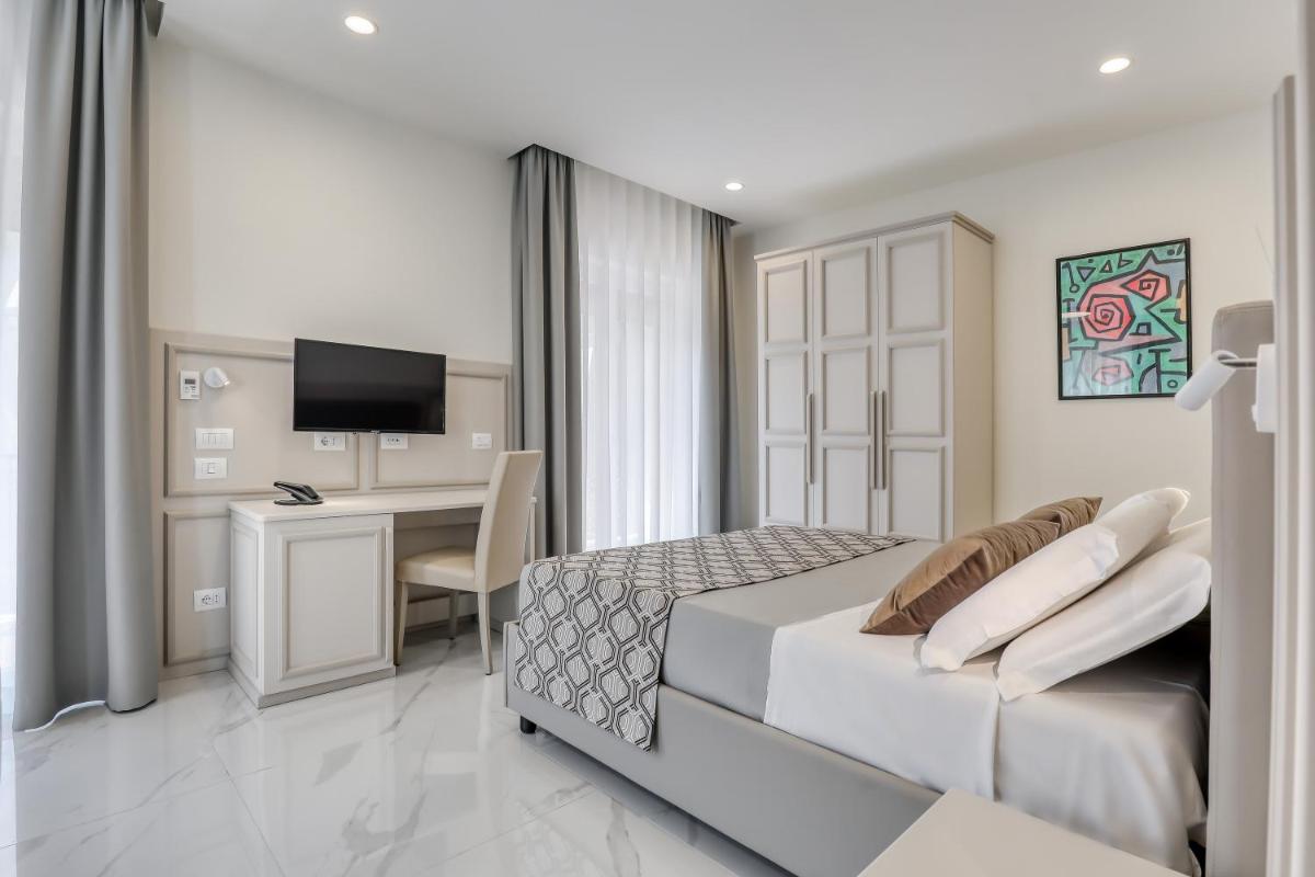 Vomero High Hotel - Housity