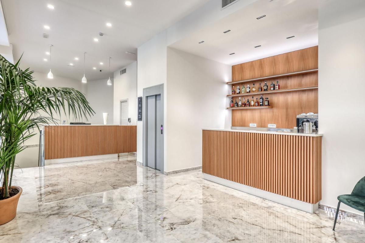 Vomero High Hotel - Housity