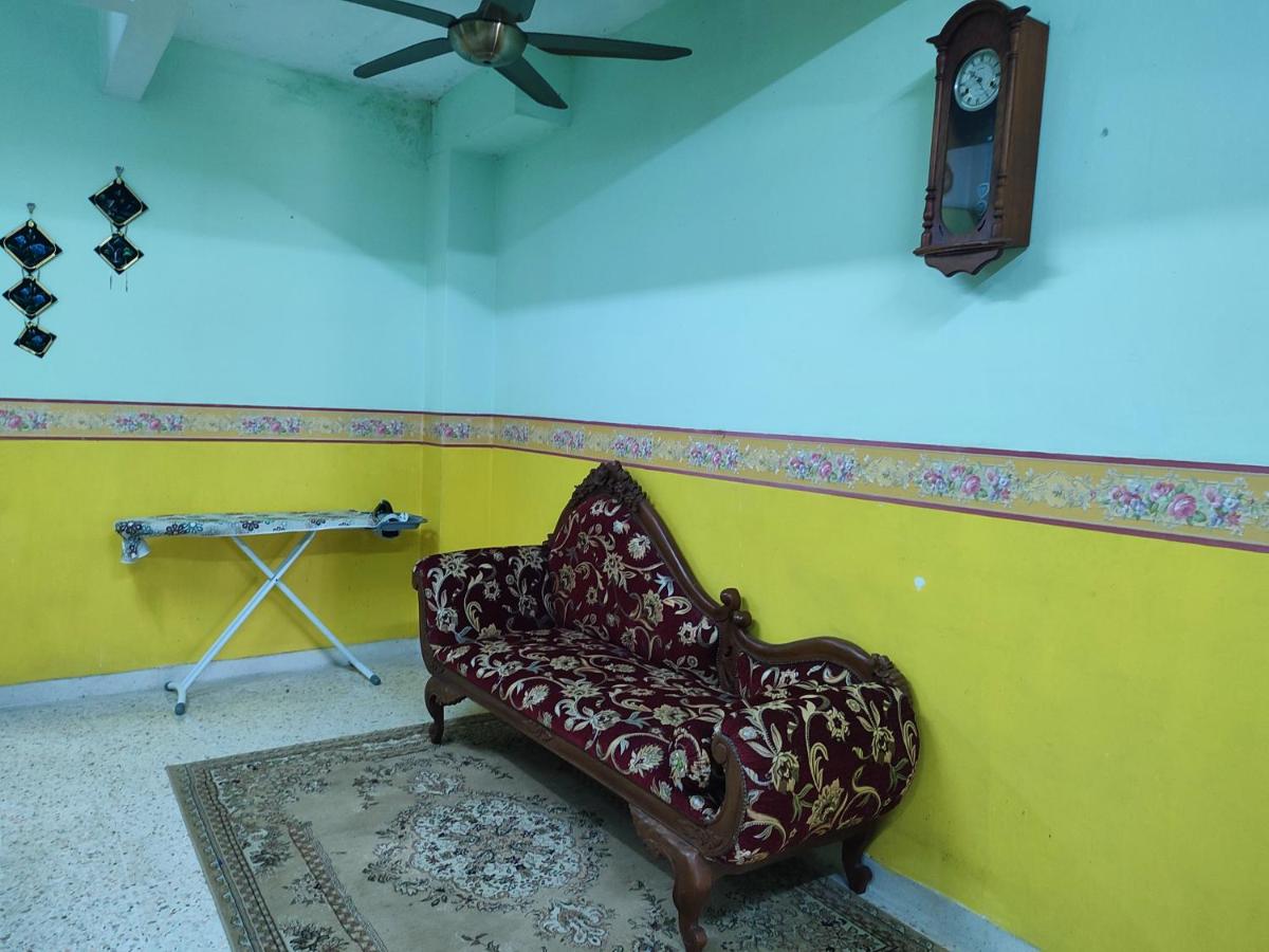 KLUANG BARAT HOMESTAY - Housity