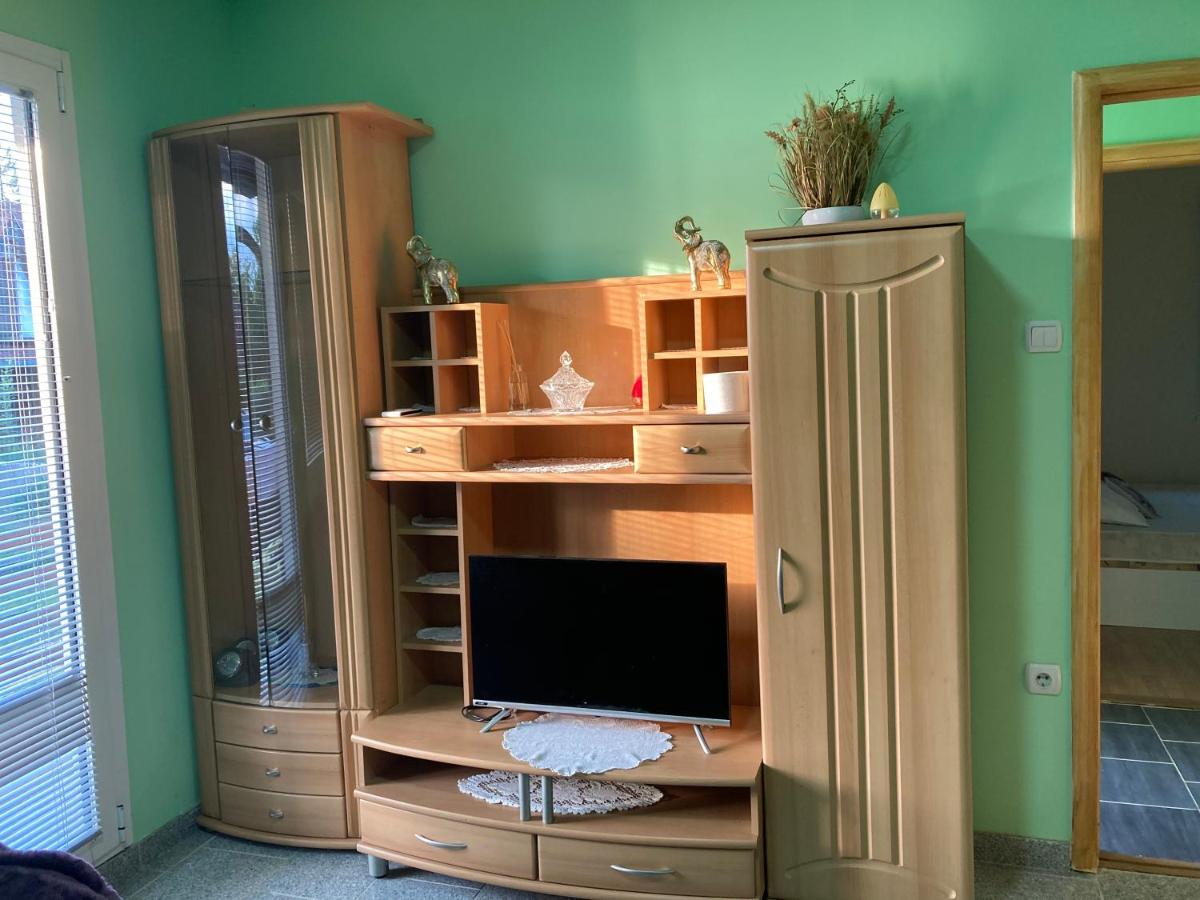 Katina vikendica - Housity