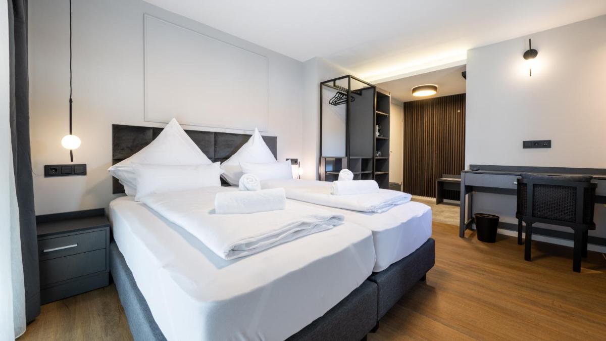 Hotel Metropol - Housity