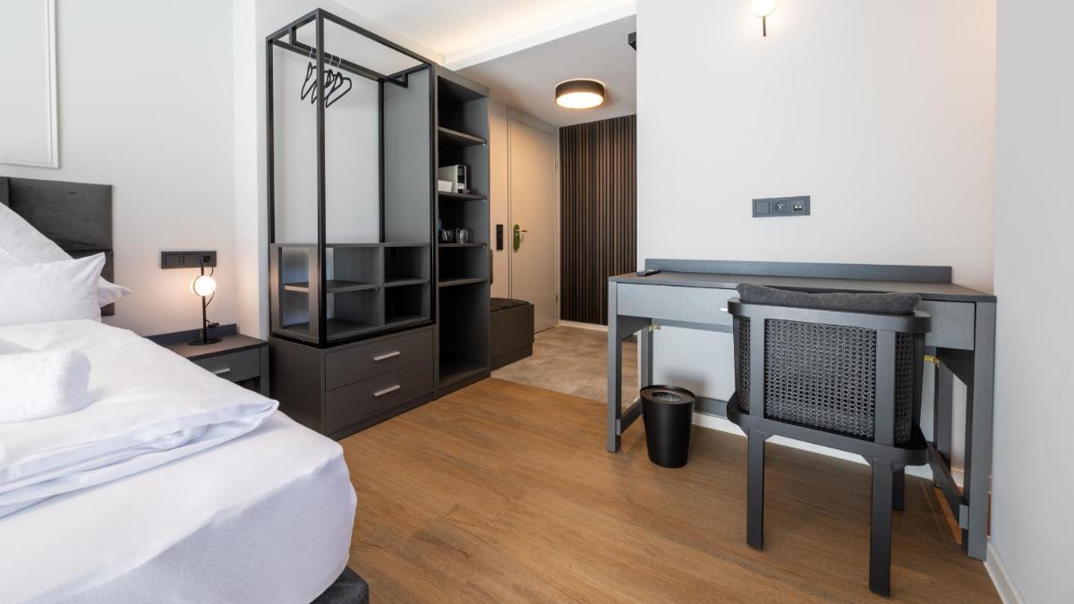 Hotel Metropol - Housity