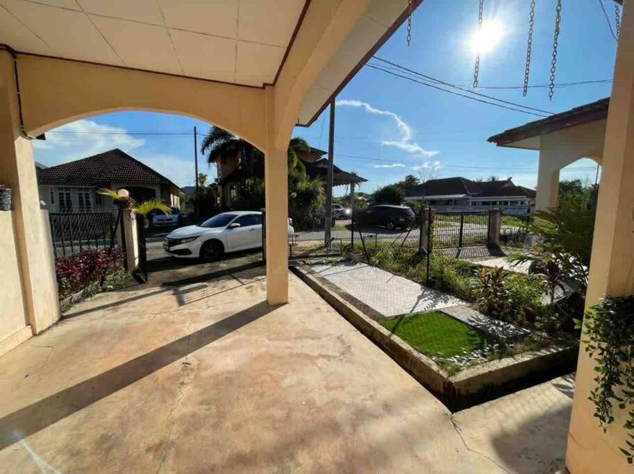AmniHome Gong Badak - Housity