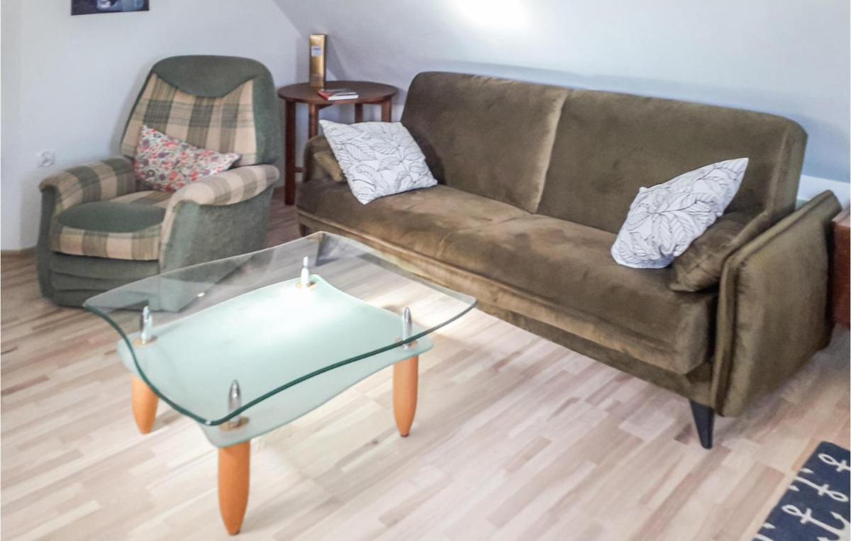 Gorgeous Apartment In Wolin With Wifi - Hizvo