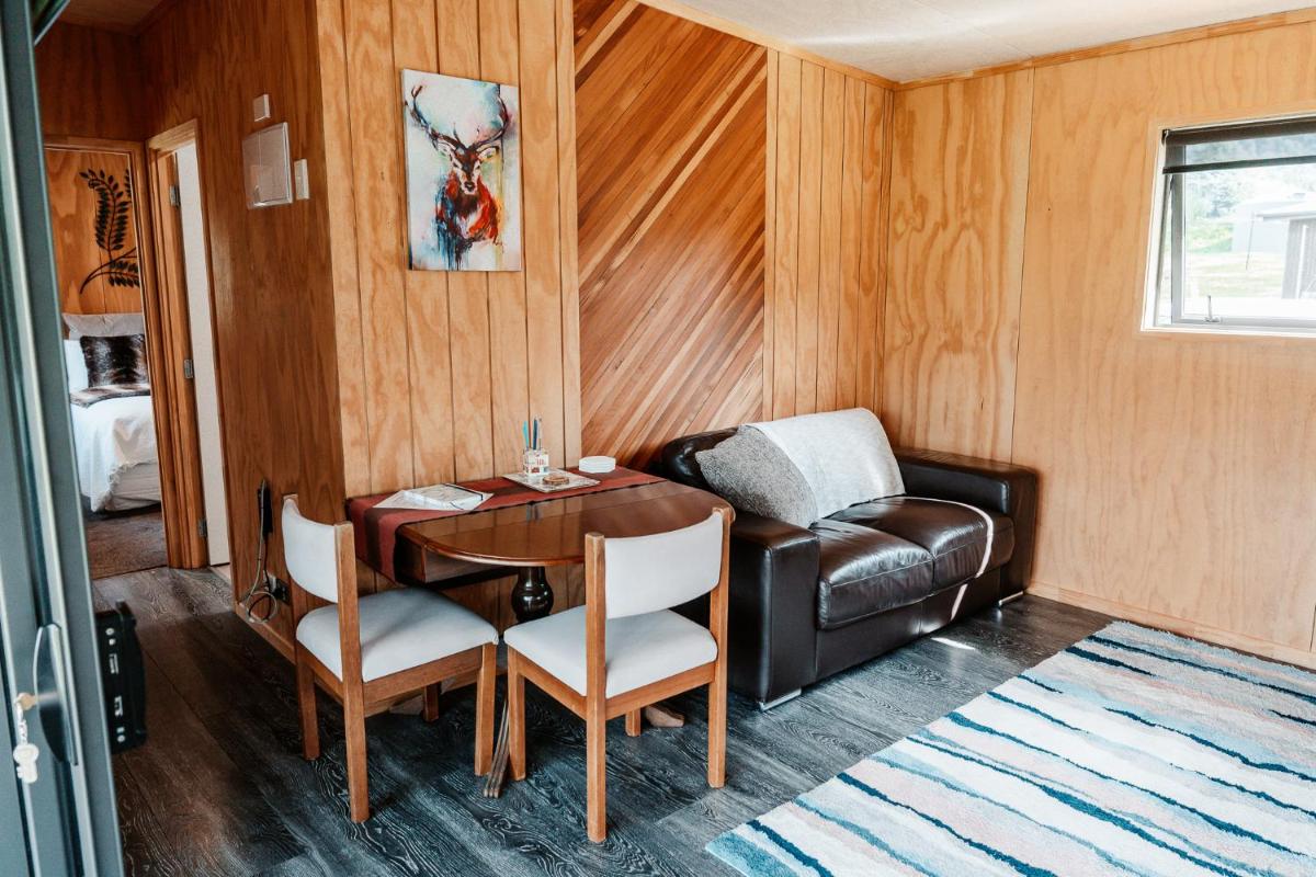 Unwind in Paradise Valley Trout at your door - Housity