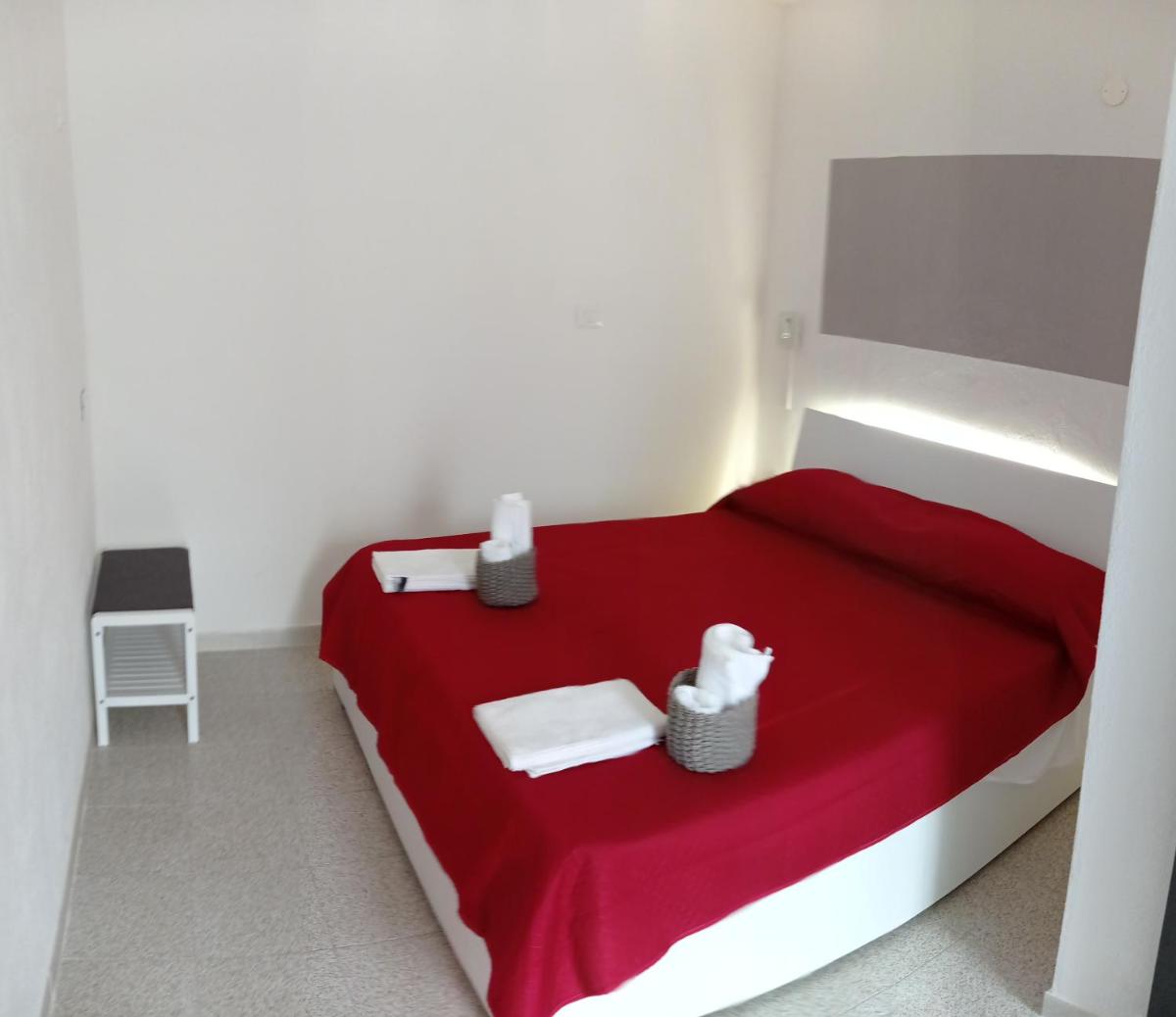 Argentino Minimal Room - Housity