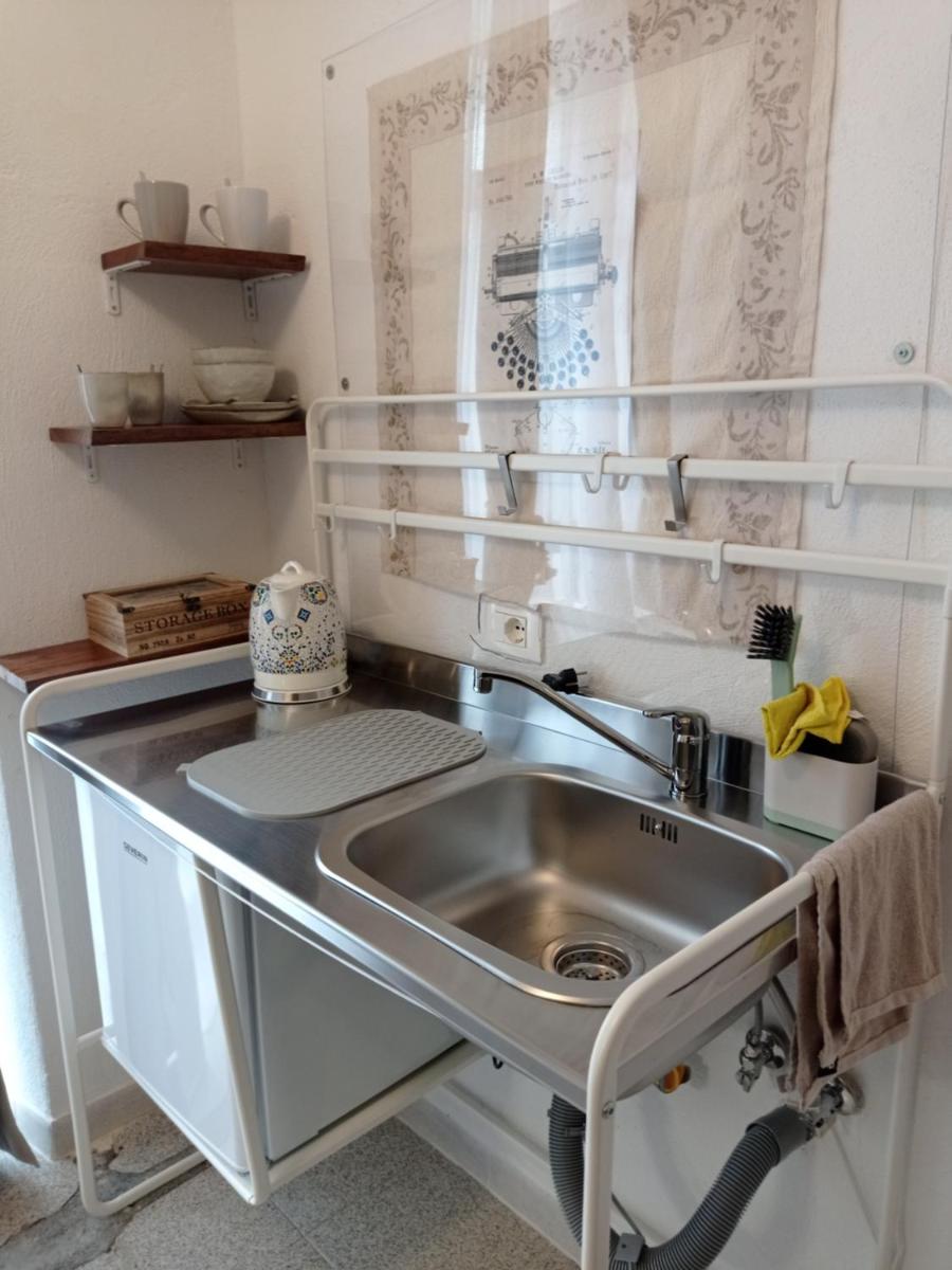 Argentino Minimal Room - Housity