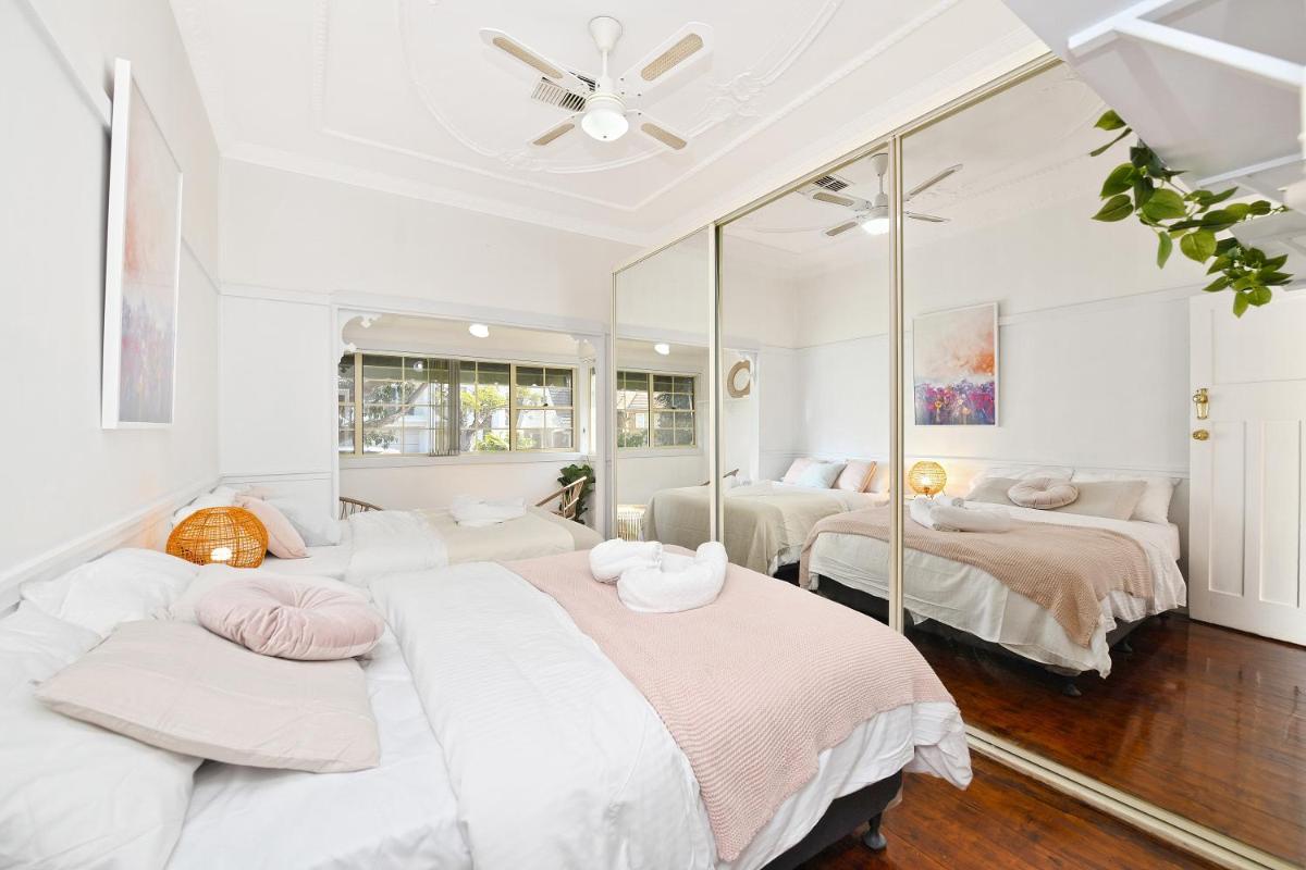 Spacious House with Queen Beds Home Cinema - Housity