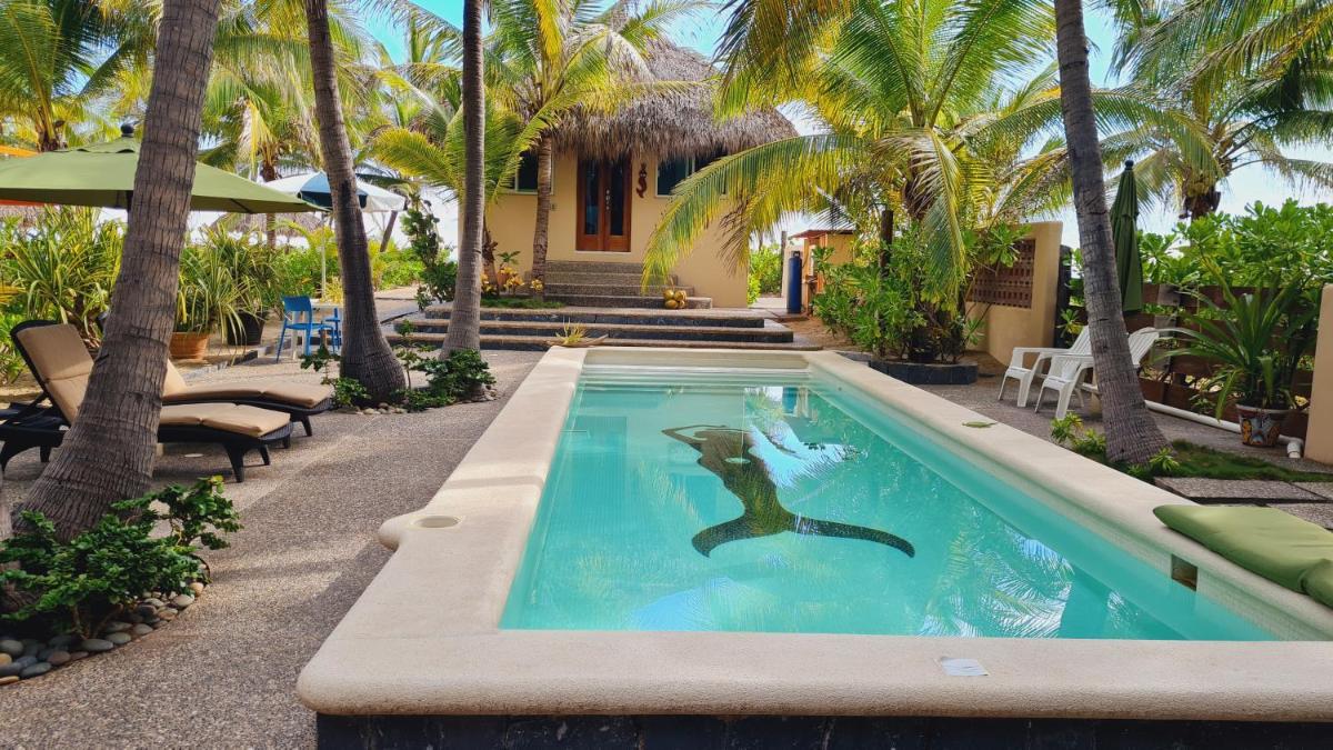 Suitetrails - Oceanfront Villa Zihuatanejo