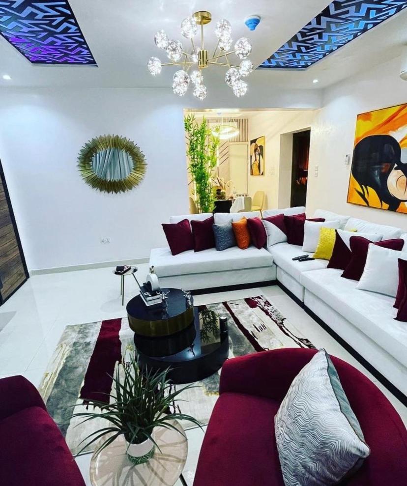 Suitetrails - Luxury 3 bedroom apartment in Yaba