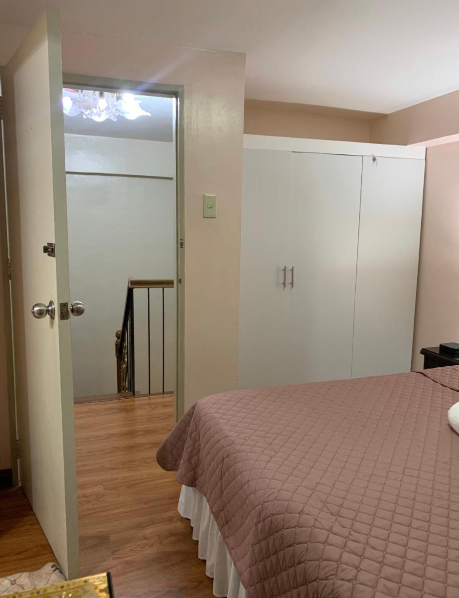 Affordable 2 BR 2 BA w/ Skycable, Netflix, & Amazon Prime - Housity