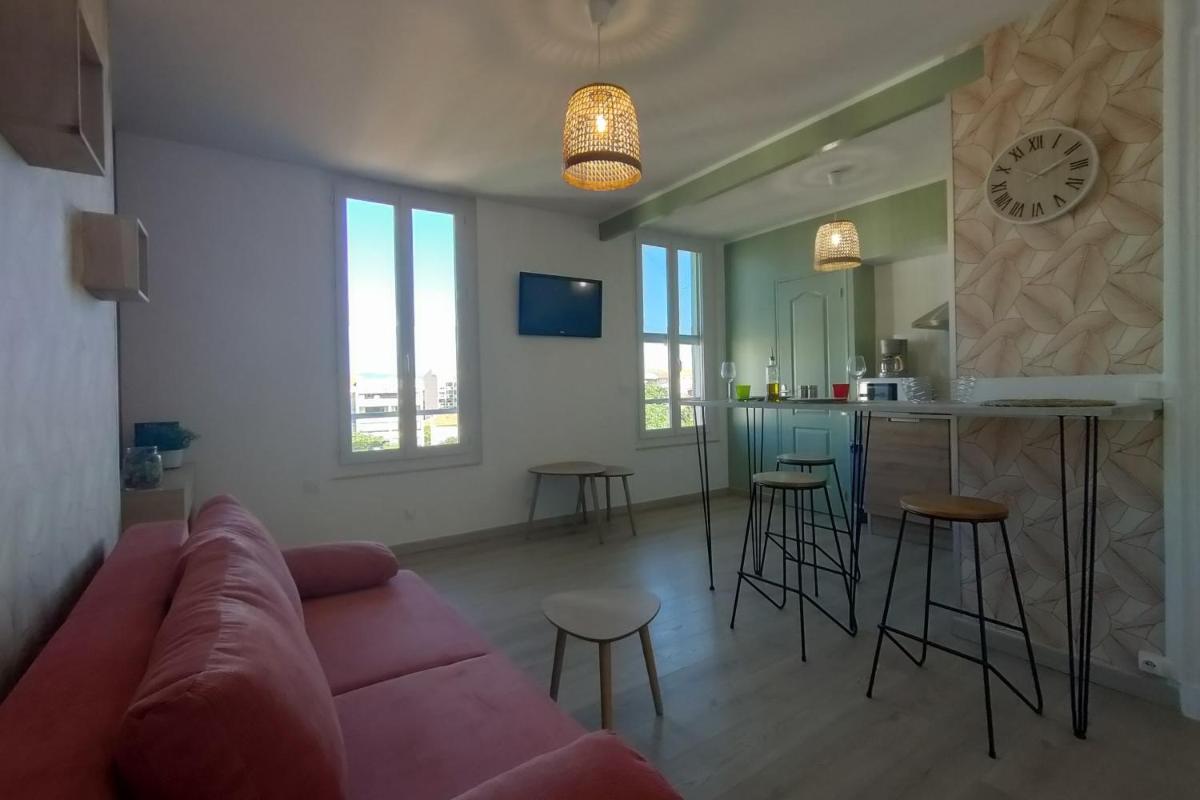 40m In The Center And Near The Beaches - Housity