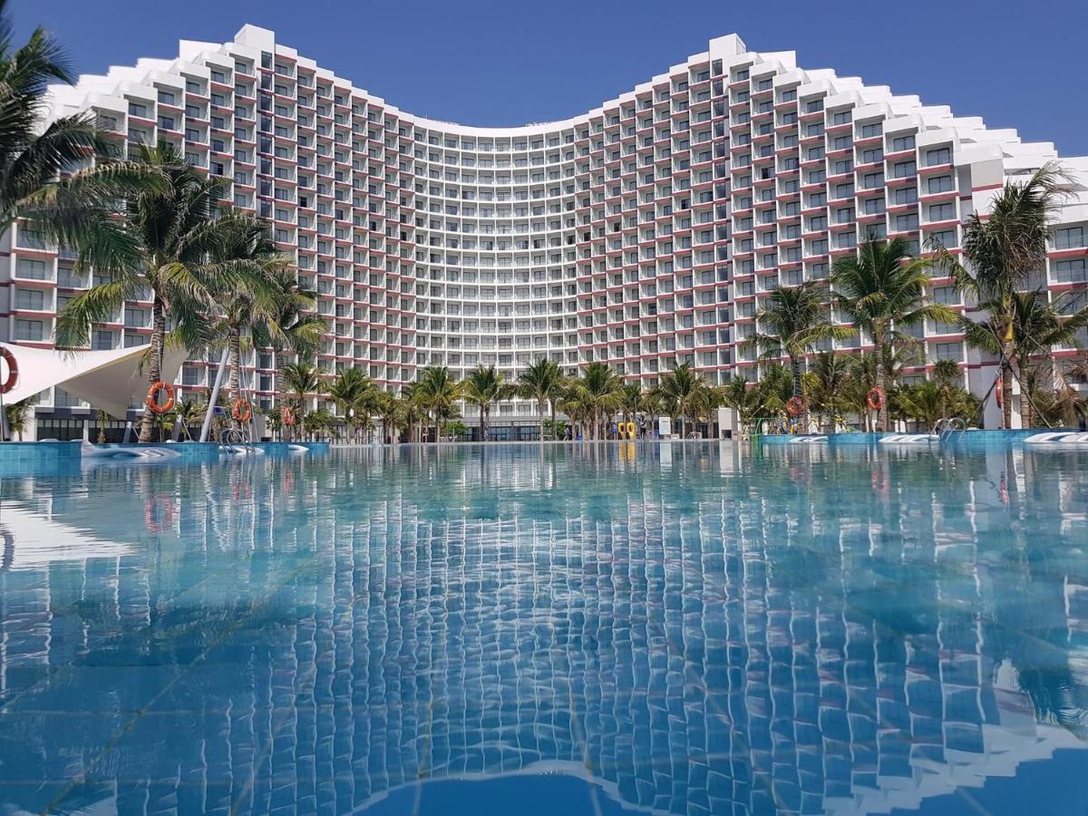 Angela at The Arena resort at Bai Dai beach, near airport Cam Ranh, Nha Trang, Khanh Hoa - Housity