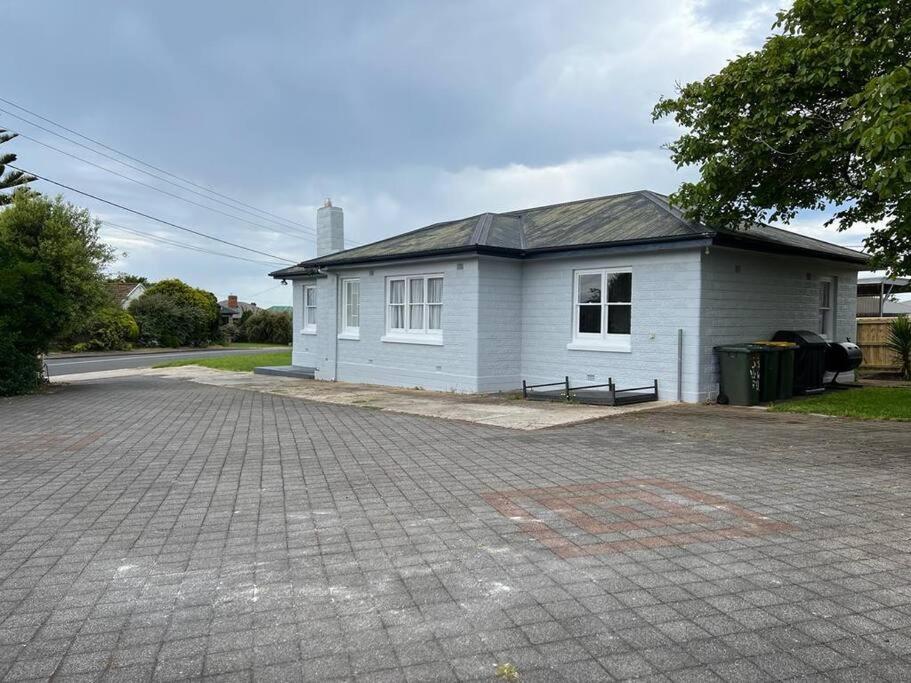 3 bedroom Art Deco home with modern features - Housity