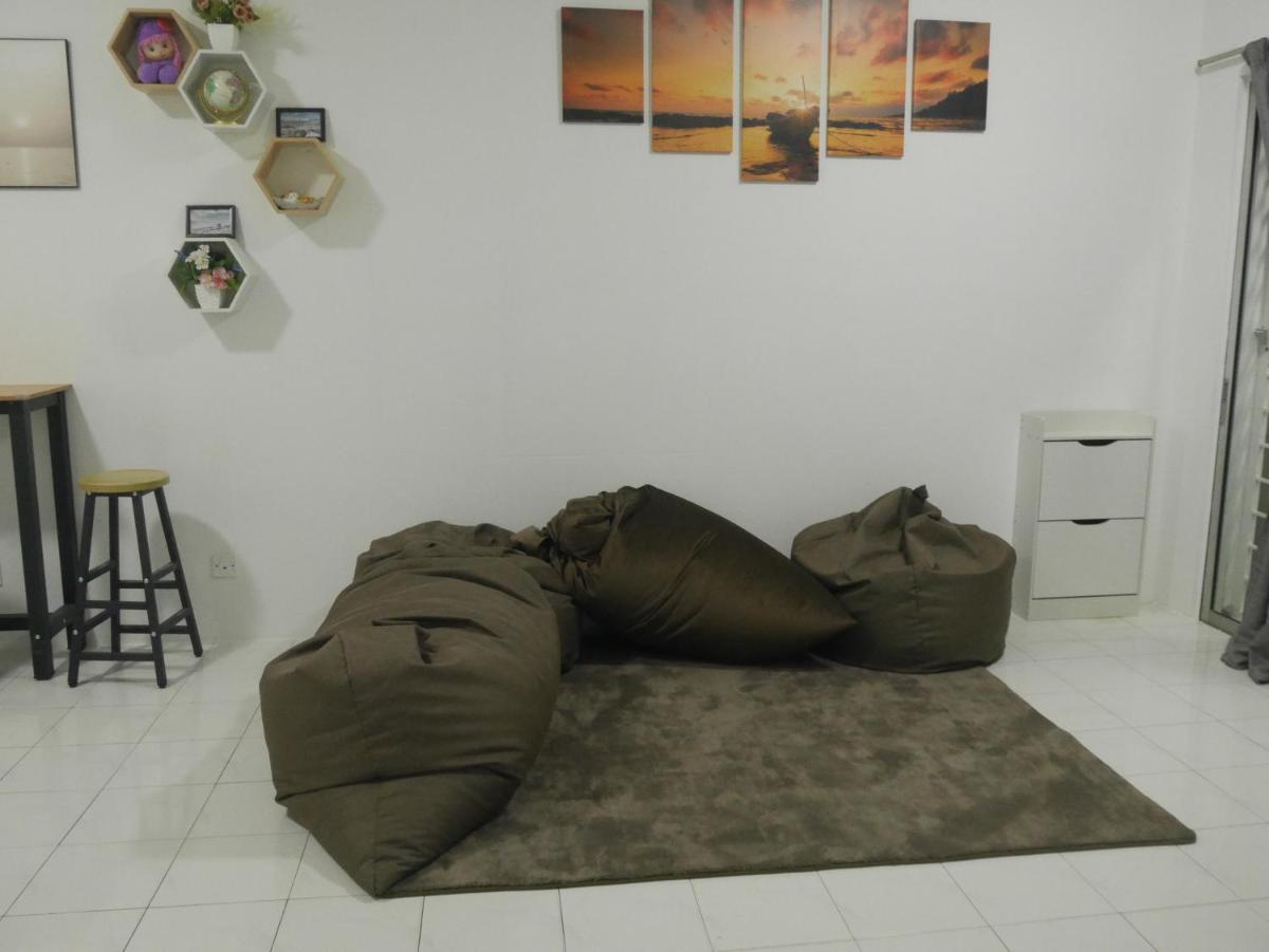The Homestay 105 - nearby sky mirror jetty - Netflix & xbox - Housity