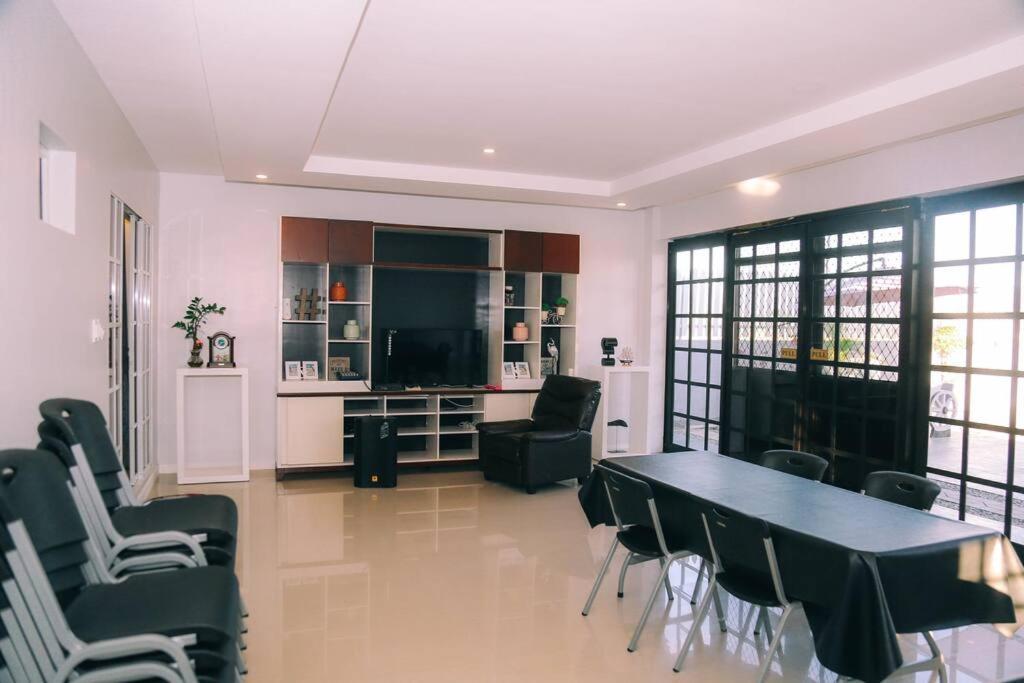 Julia Robert’s Private Villa - Housity