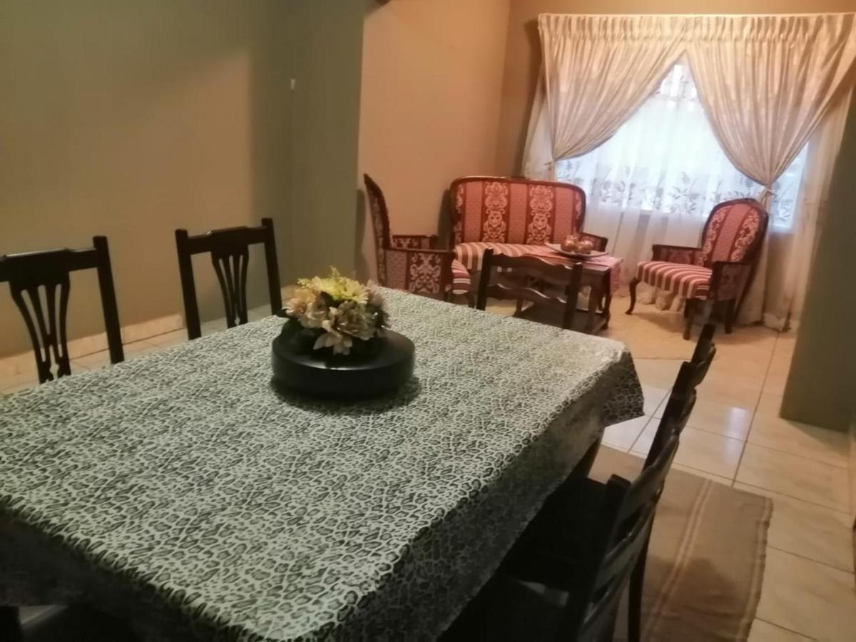 The Signature Guesthouse - Housity