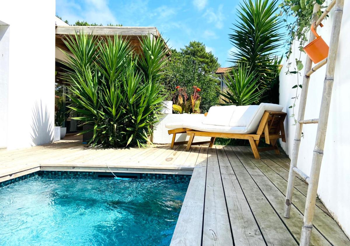 Villa Dali + 3 chambres + Piscine + 800m plage. Unique - Housity