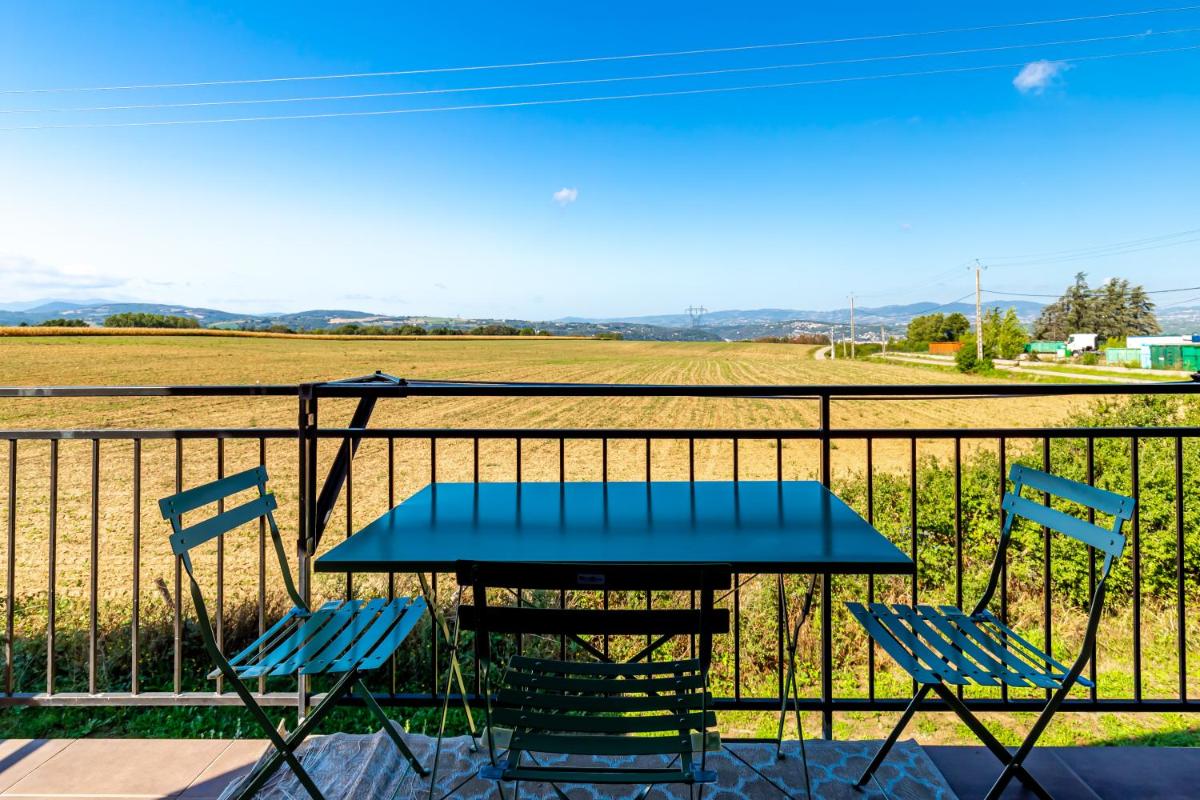 Logement 75m2, avec vue, au calme, Lyon à 25km - Housity