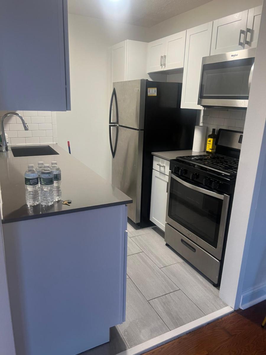 A breathtaking Studio overlooking the Hudson River and The city skylines - Housity