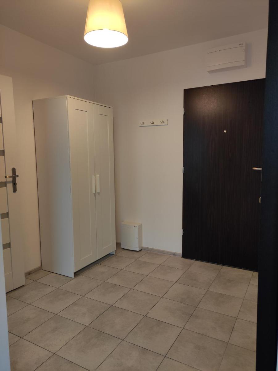 Całe mieszkanie, 2 pokoje, ul. Mochtyńska - Housity