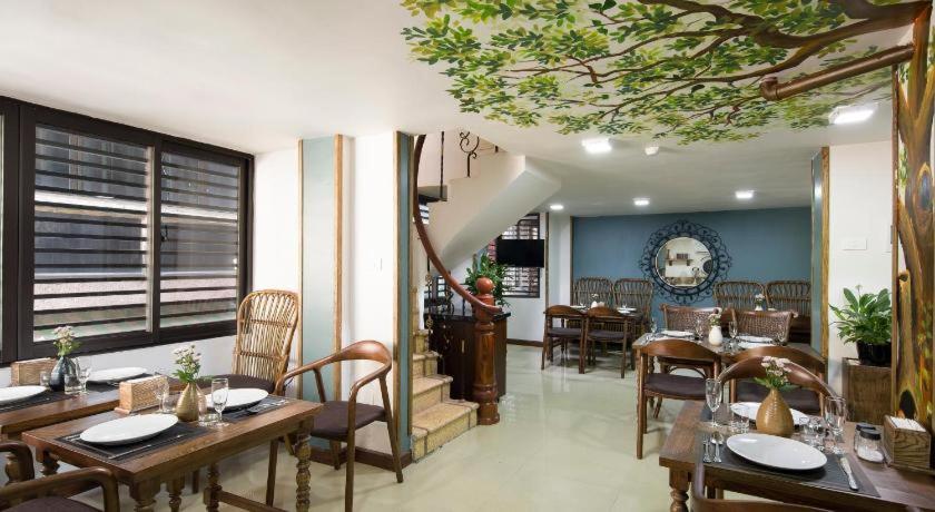 Ancient Lane Hotel - Housity