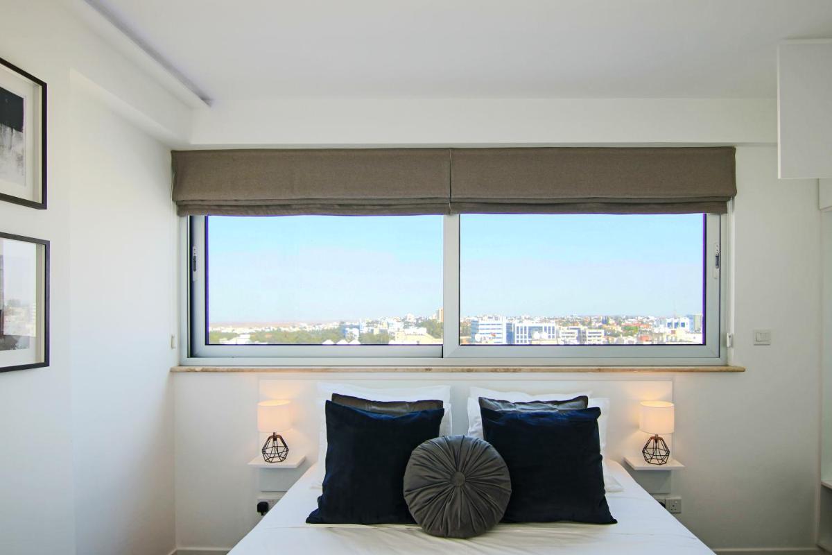 Phaedrus Living: Luxury Suite Nicosia 501 - Housity