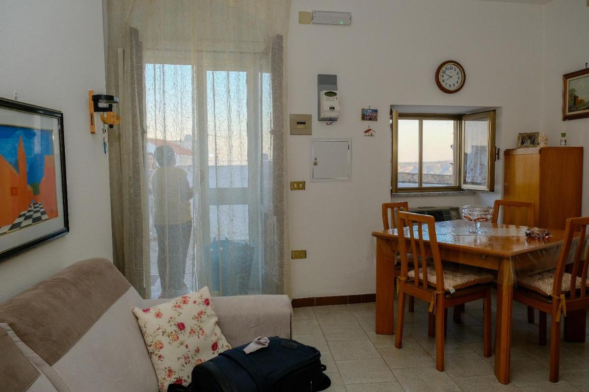 La casa di zia Imma nel dirupo - Hizvo