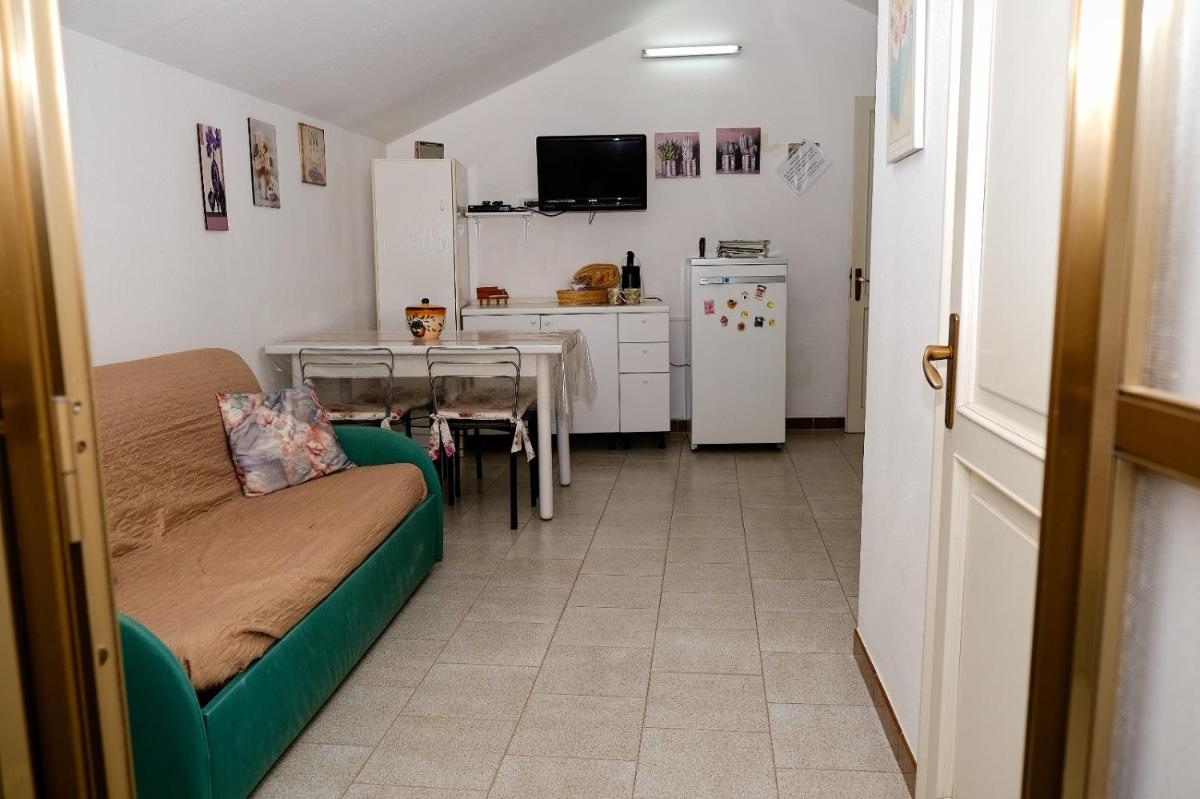 La casa di zia Imma nel dirupo - Hizvo