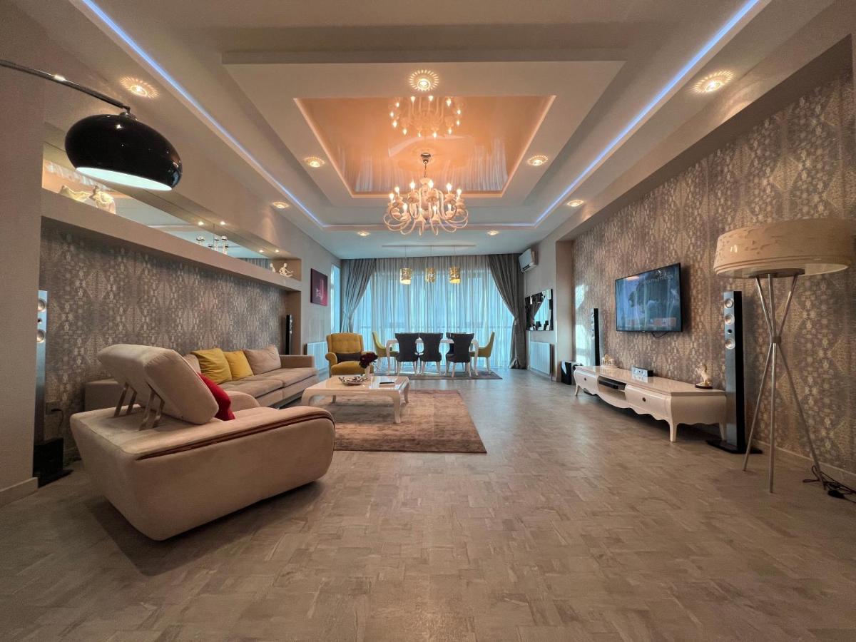 Megafun Luxury Family Apartment - Housity