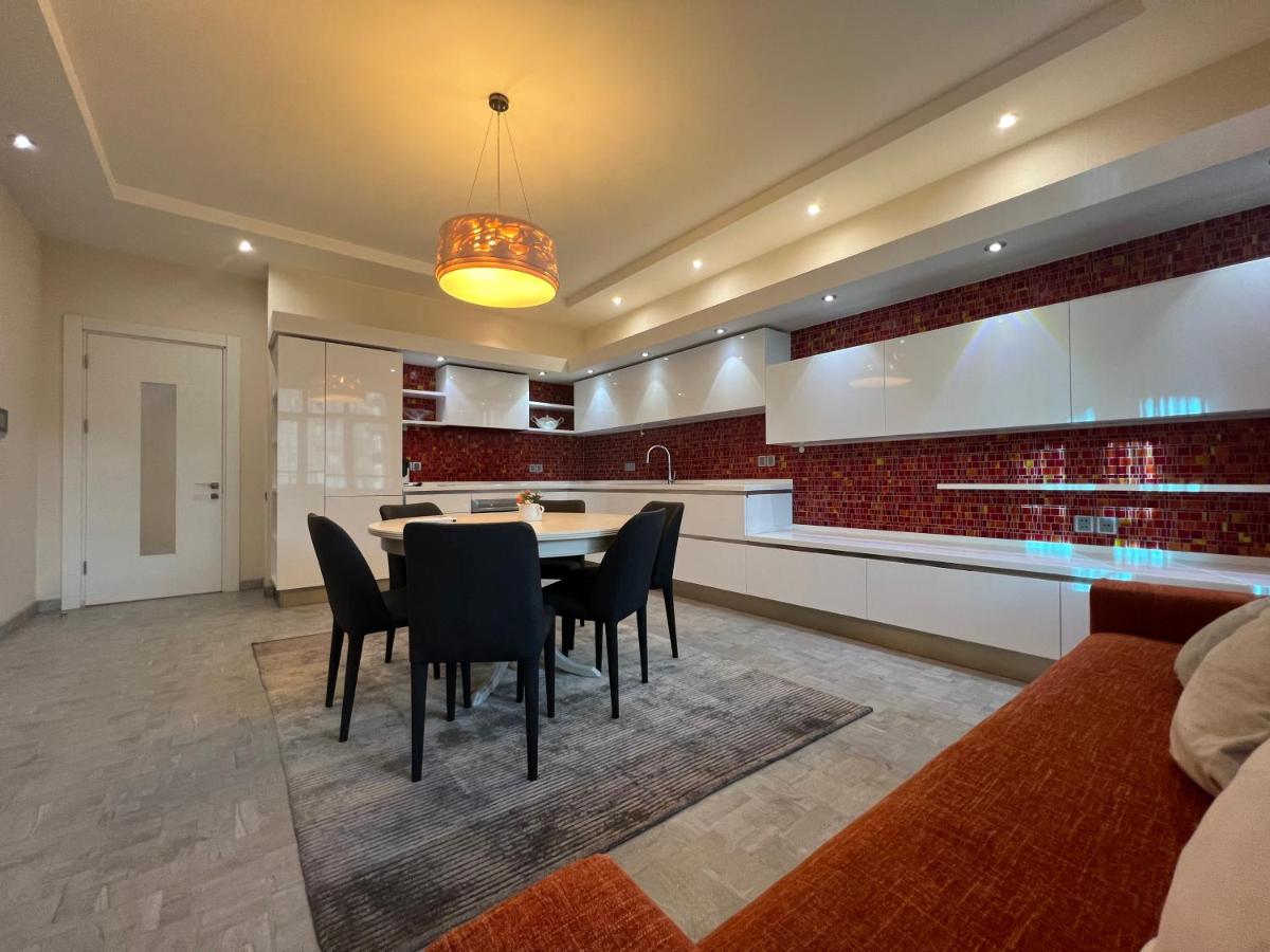 Megafun Luxury Family Apartment - Housity