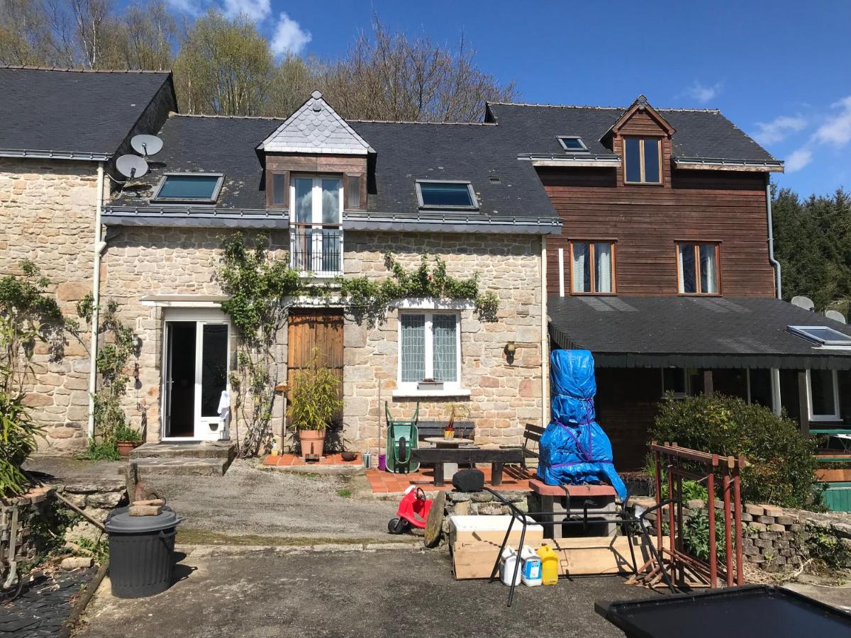 4 Gite complex with private fishing lake - Housity