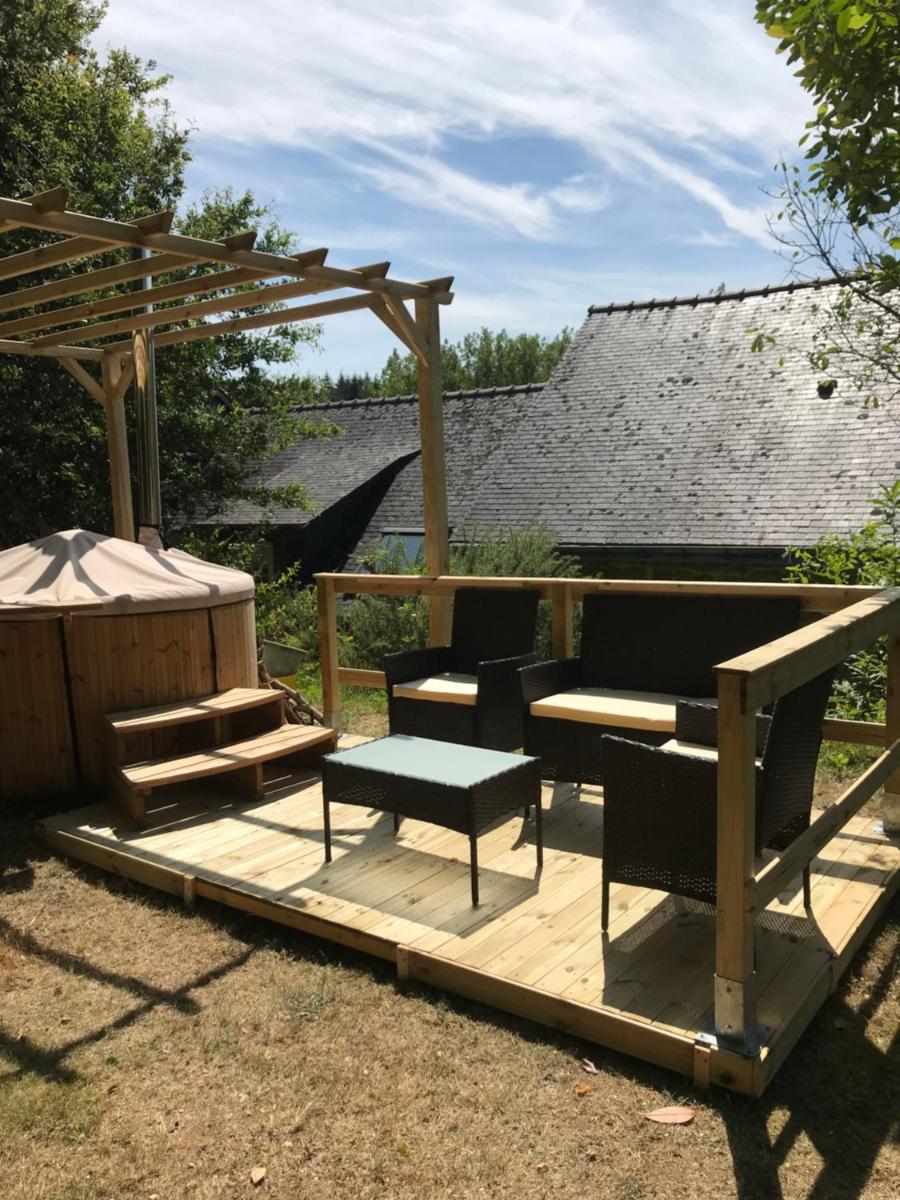 4 Gite complex with private fishing lake - Housity