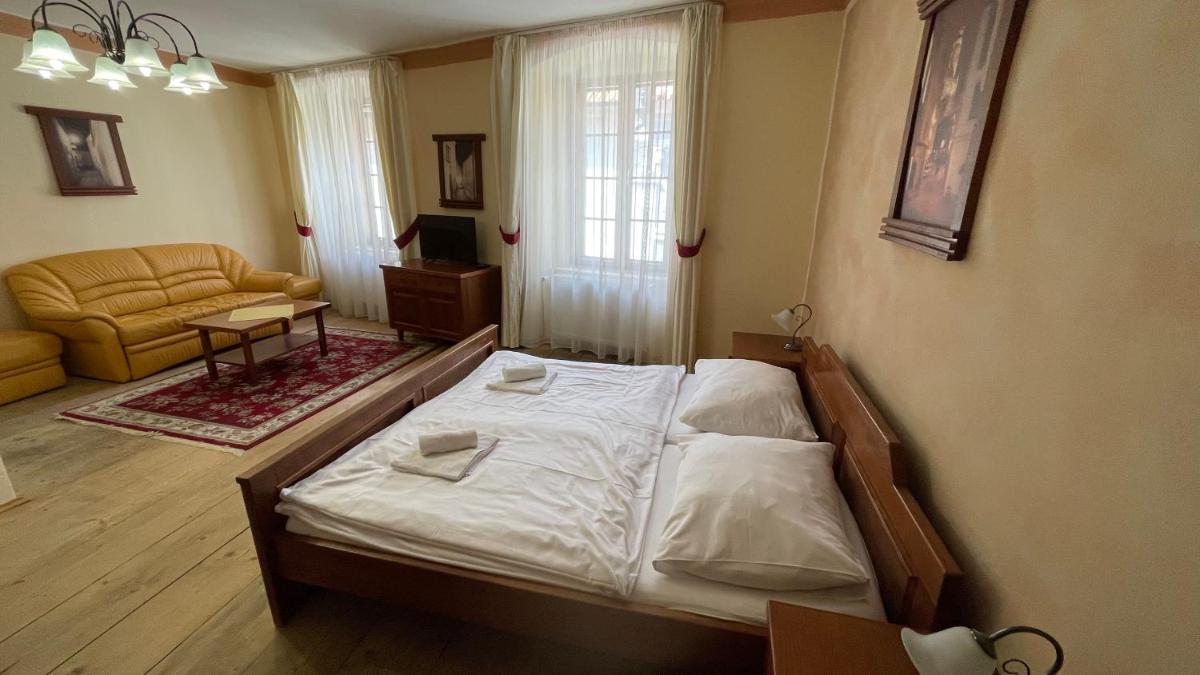 Pension Pod Radnicí - Housity