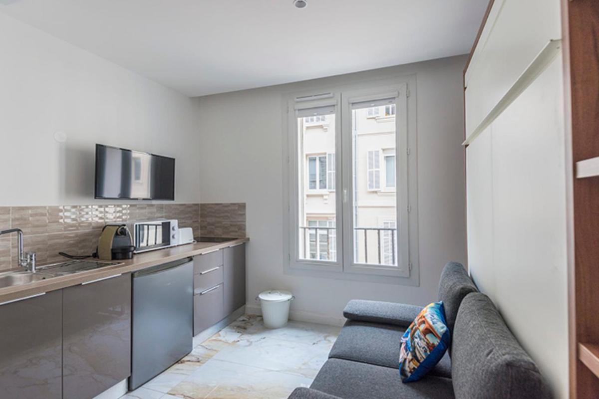 17 M For 2 Refurbished On The Old Port - Housity