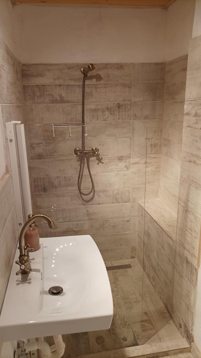 Guesthouse Tulipán Vendégház - Housity