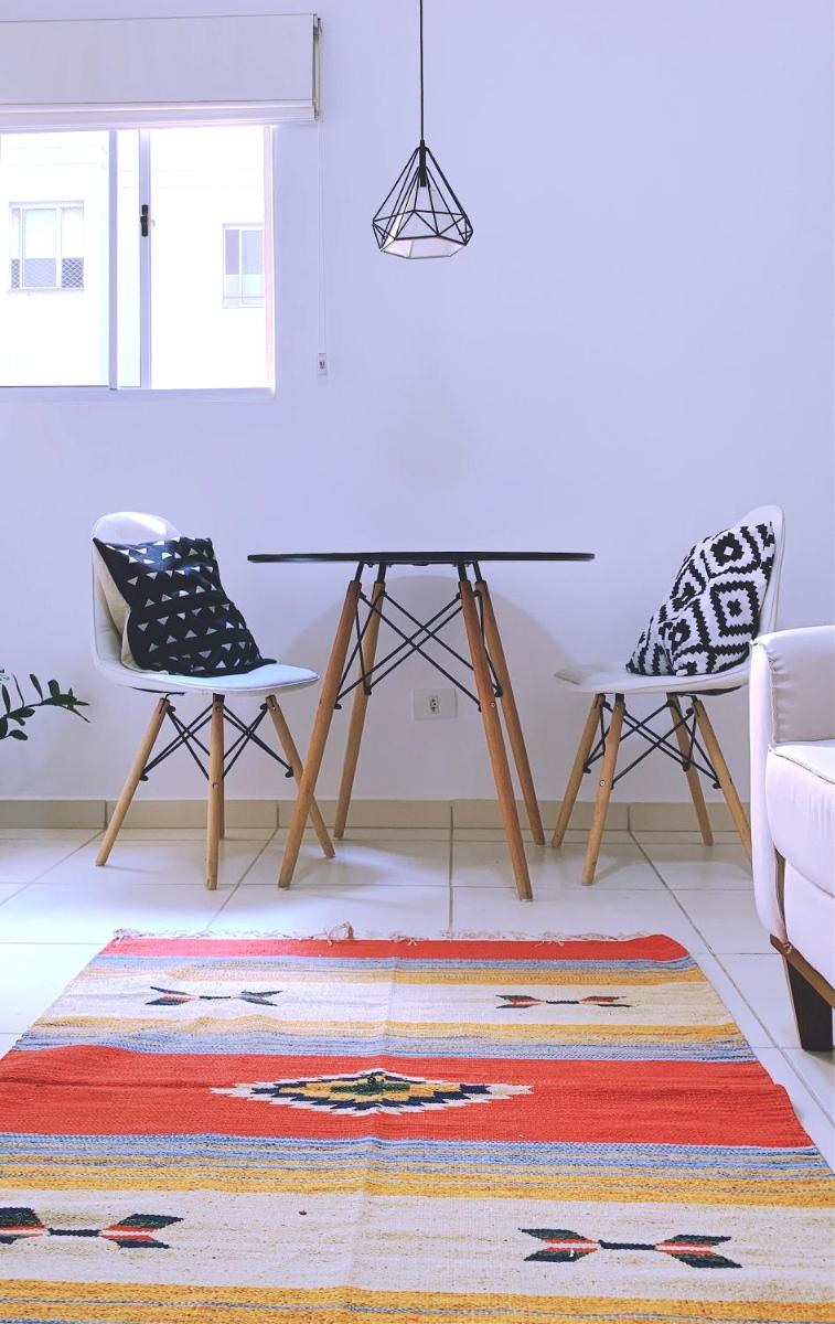 Apartamento Moderno, 2 qts e Garagem Coberta - Housity