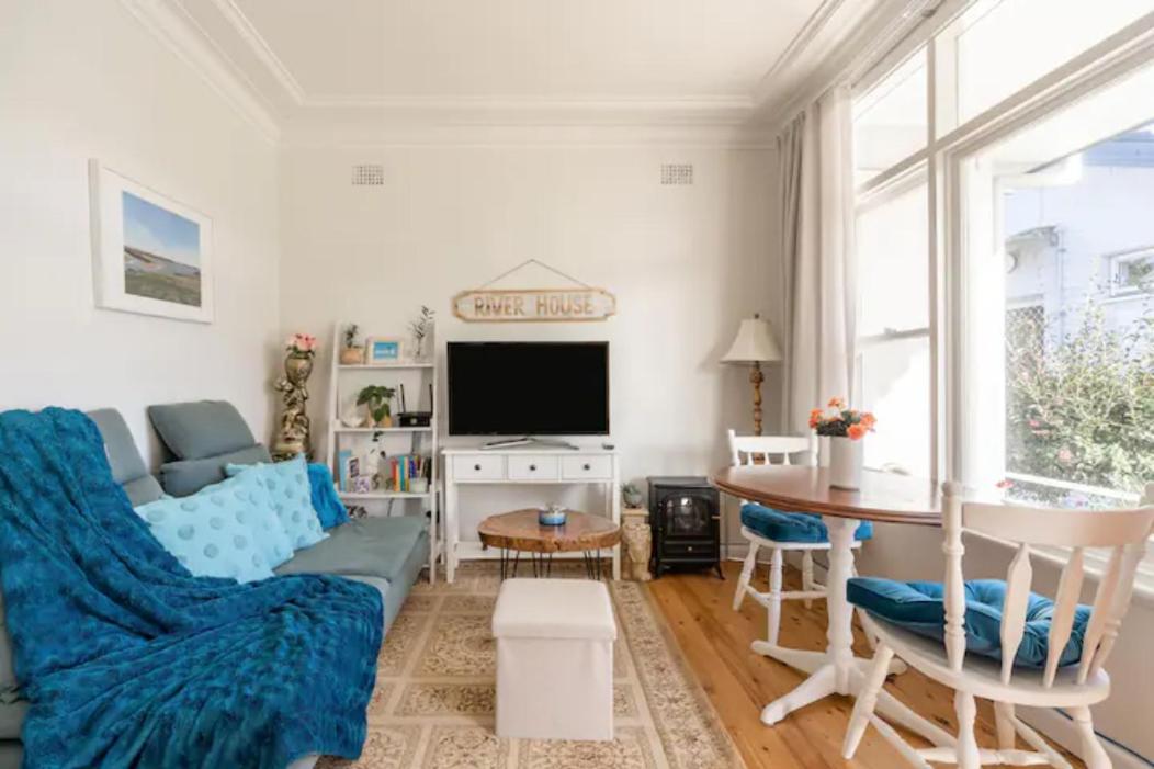 Suitetrails - Magical Minna - Fully furnished riverside 2BR Apt near Kiama