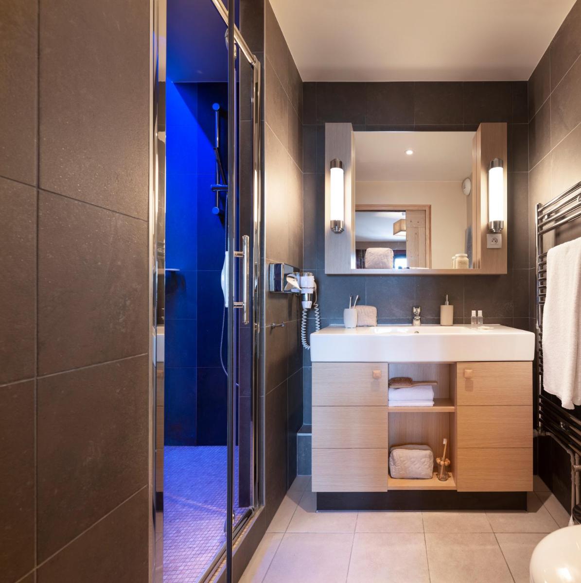 Salle de bains dans l'établissement Résidence Pierre & Vacances Premium L'Amara