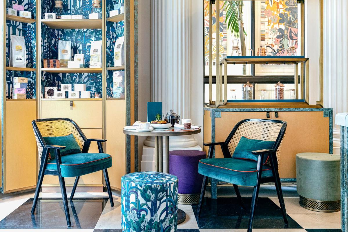 Coin salon dans l'établissement Sofitel Le Scribe Paris Opera