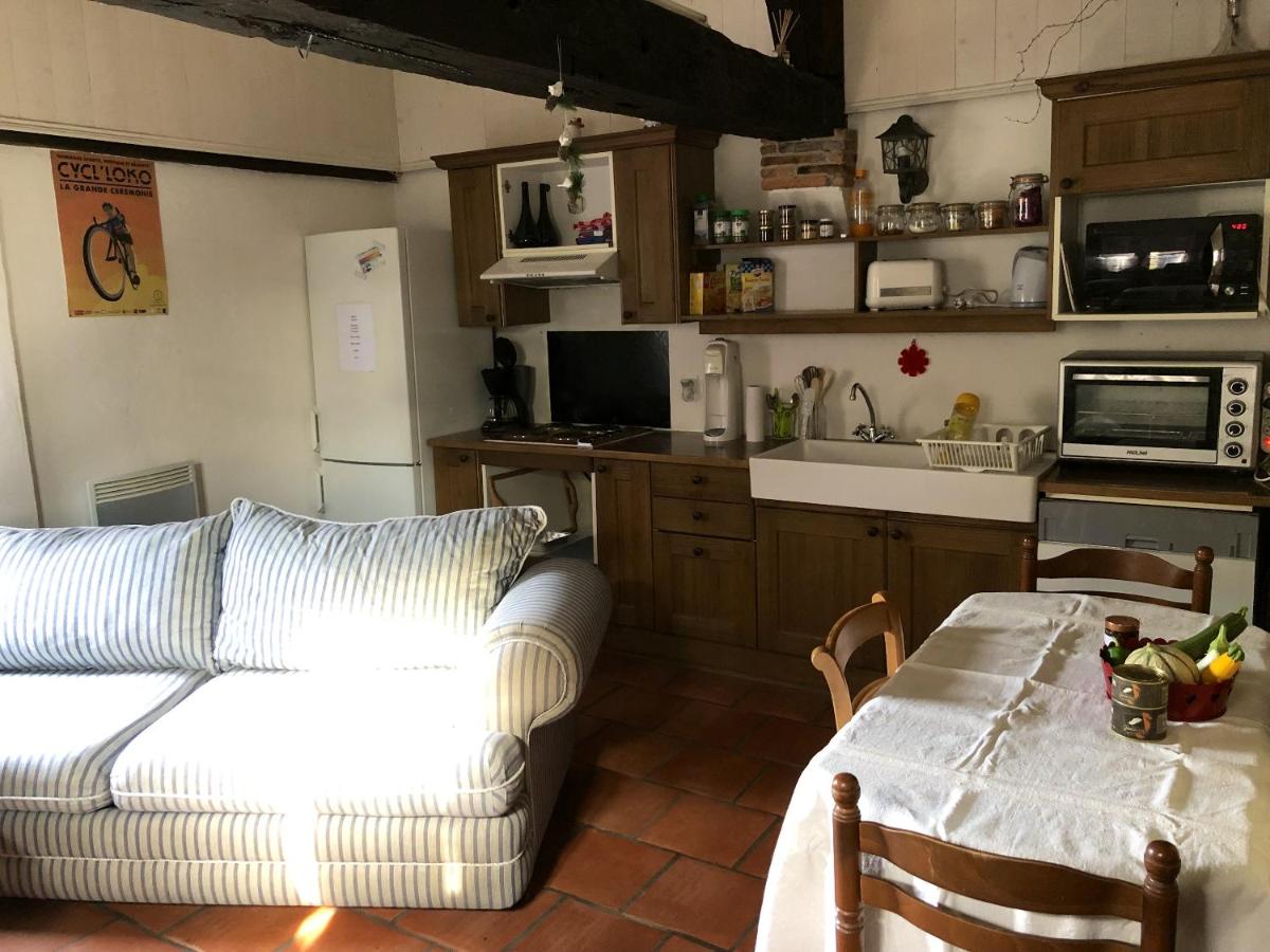 Maison d'une chambre avec piscine partagee jardin clos et wifi a Gee Riviere - Housity