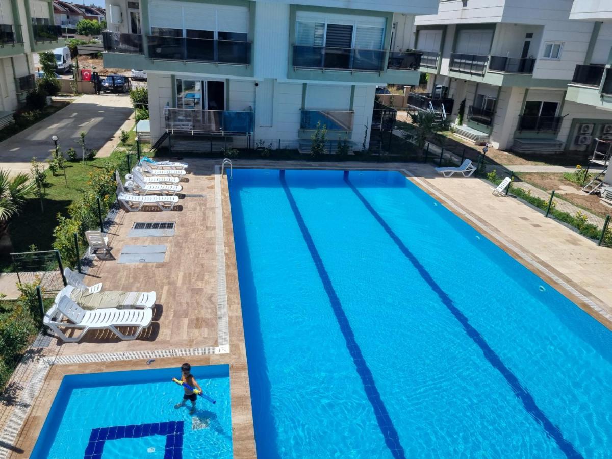 3 bedrooms with pool - Housity